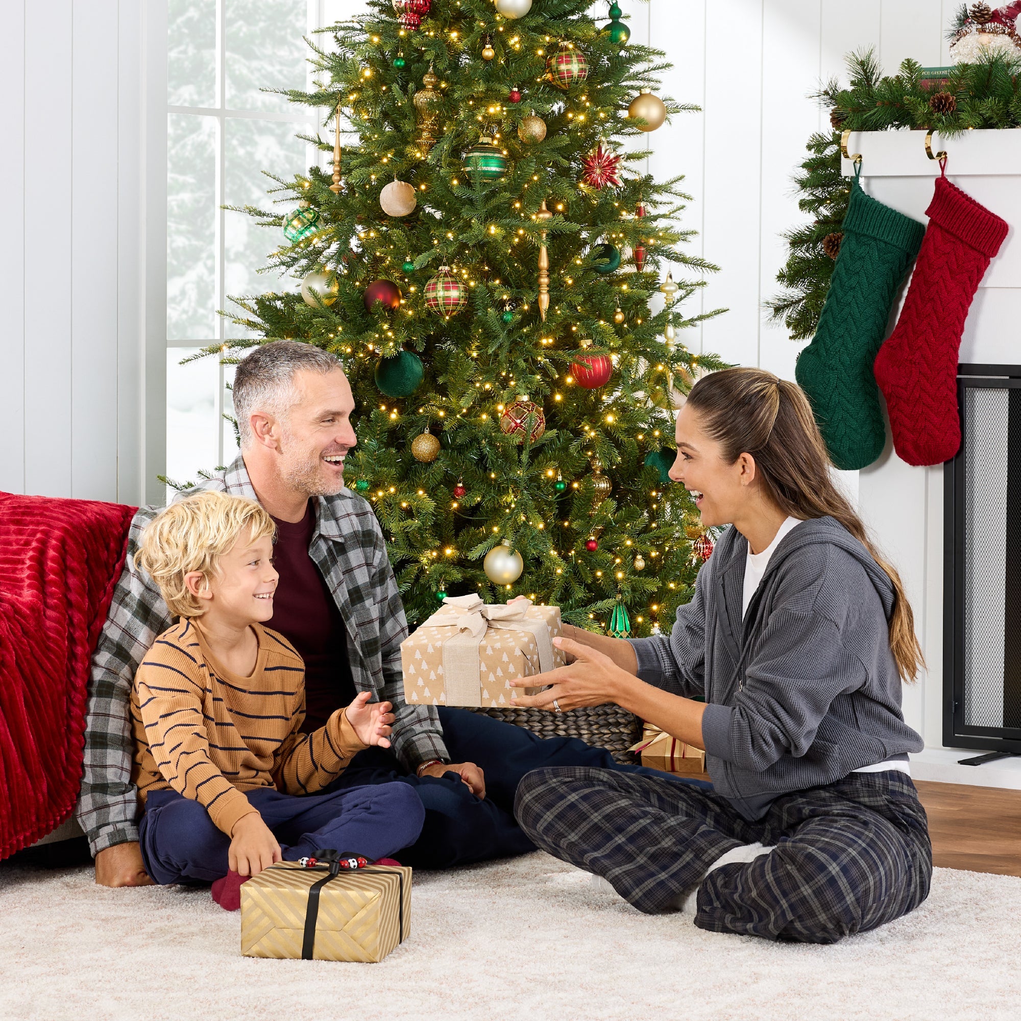 Pre-Lit Artificial Full Aspen Christmas Tree with 2-in-1 Twinkling Micro LEDs for indoor and outdoor holiday displays